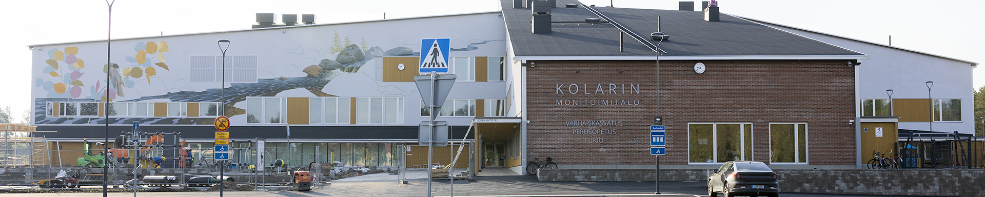 Kolarin monitoimitalo Jokijalantieltä katsottuna.